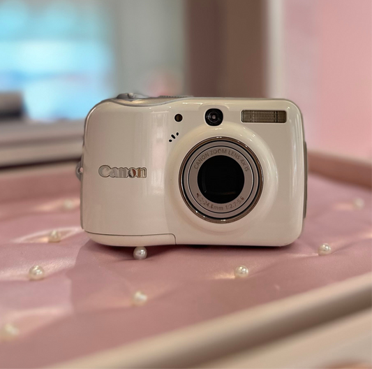 Canon Powershot E1 in White (Rare and excellent condition)