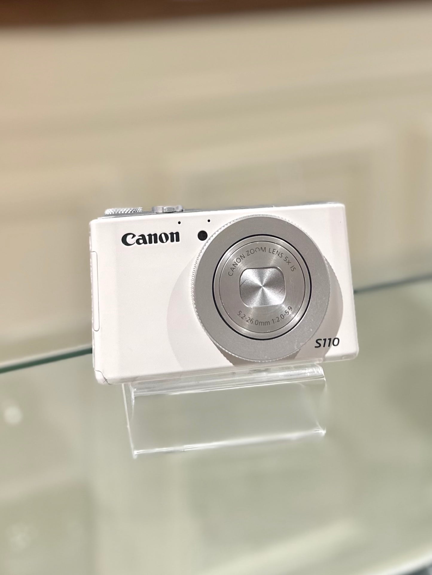 Canon Powershot S110 in white