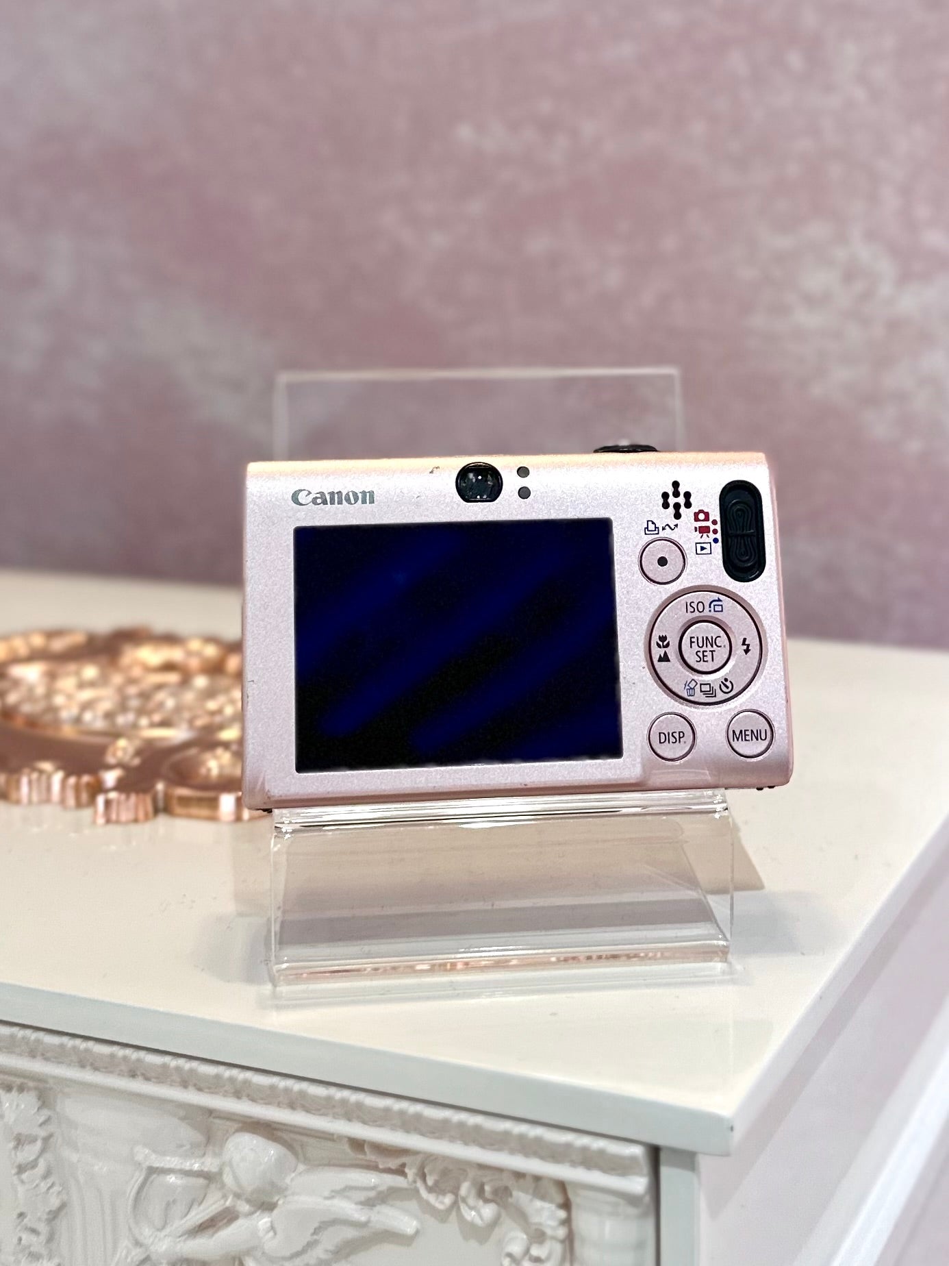 Canon IXUS 80is in baby pink