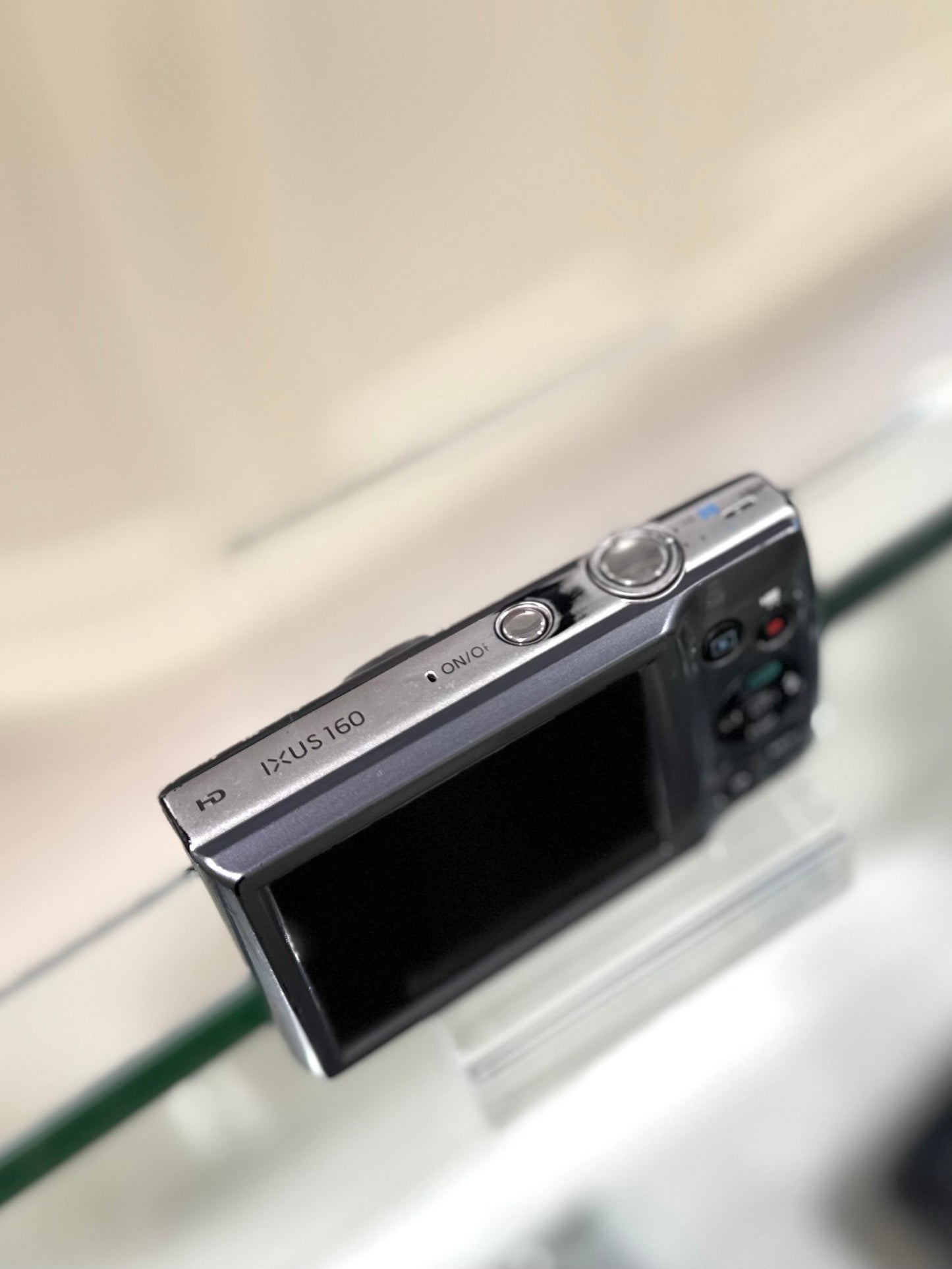 Canon IXUS 160 in grey