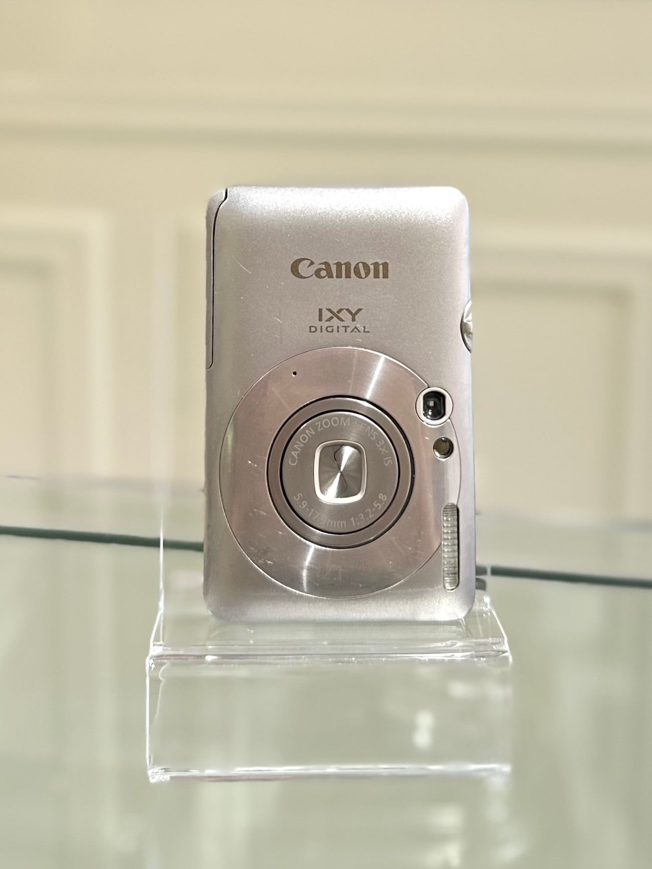 Canon IXY 210is (IXUS 100is) in silver