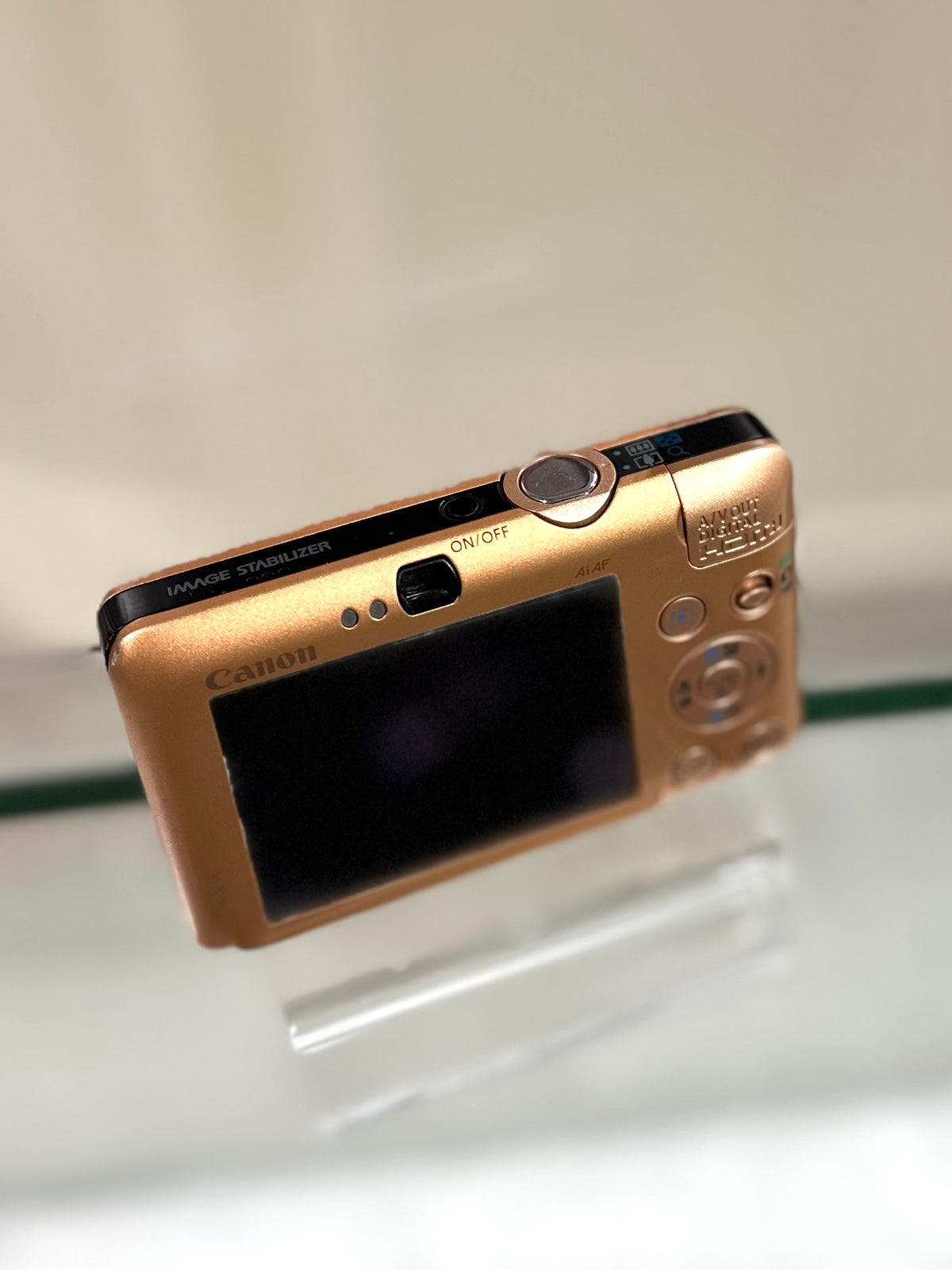 人像神機💛｜Canon IXUS 100is in Gold