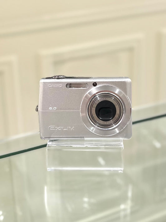 Casio Exilim Z600 in silver
