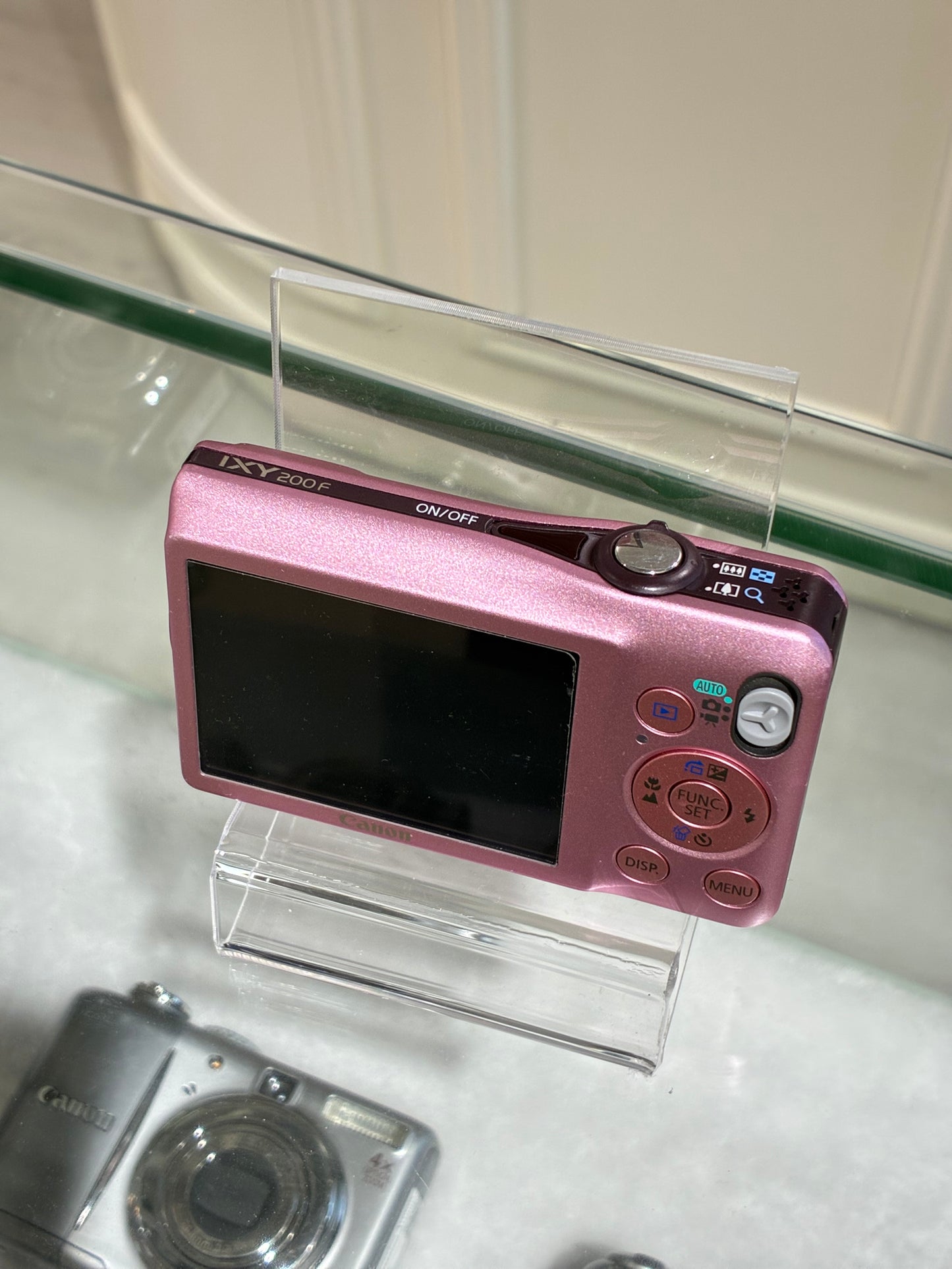 Canon IXUS 105 in Pink (IXY 200F)