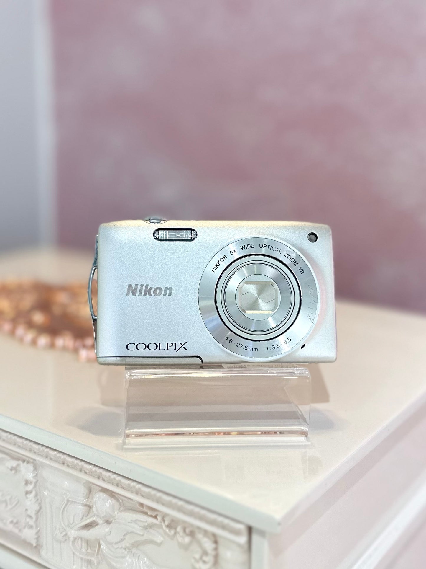 Nikon Coolpix S3300 in silver