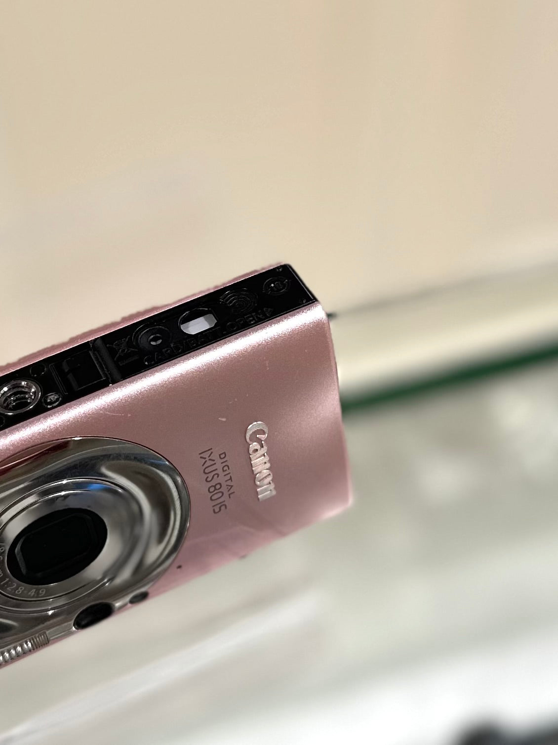 Canon IXUS 80is in pink