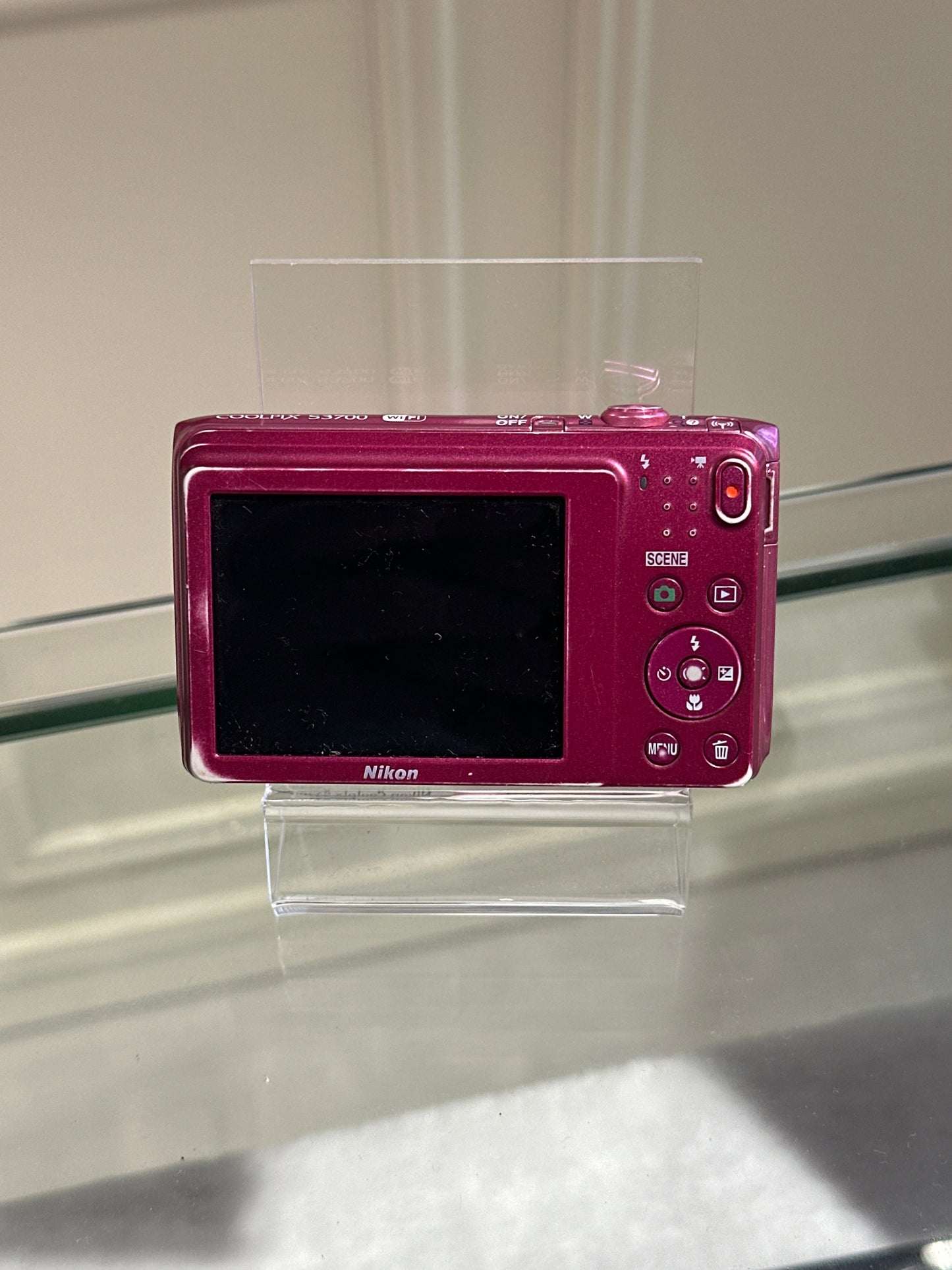 Nikon Coolpix S3700 in pink