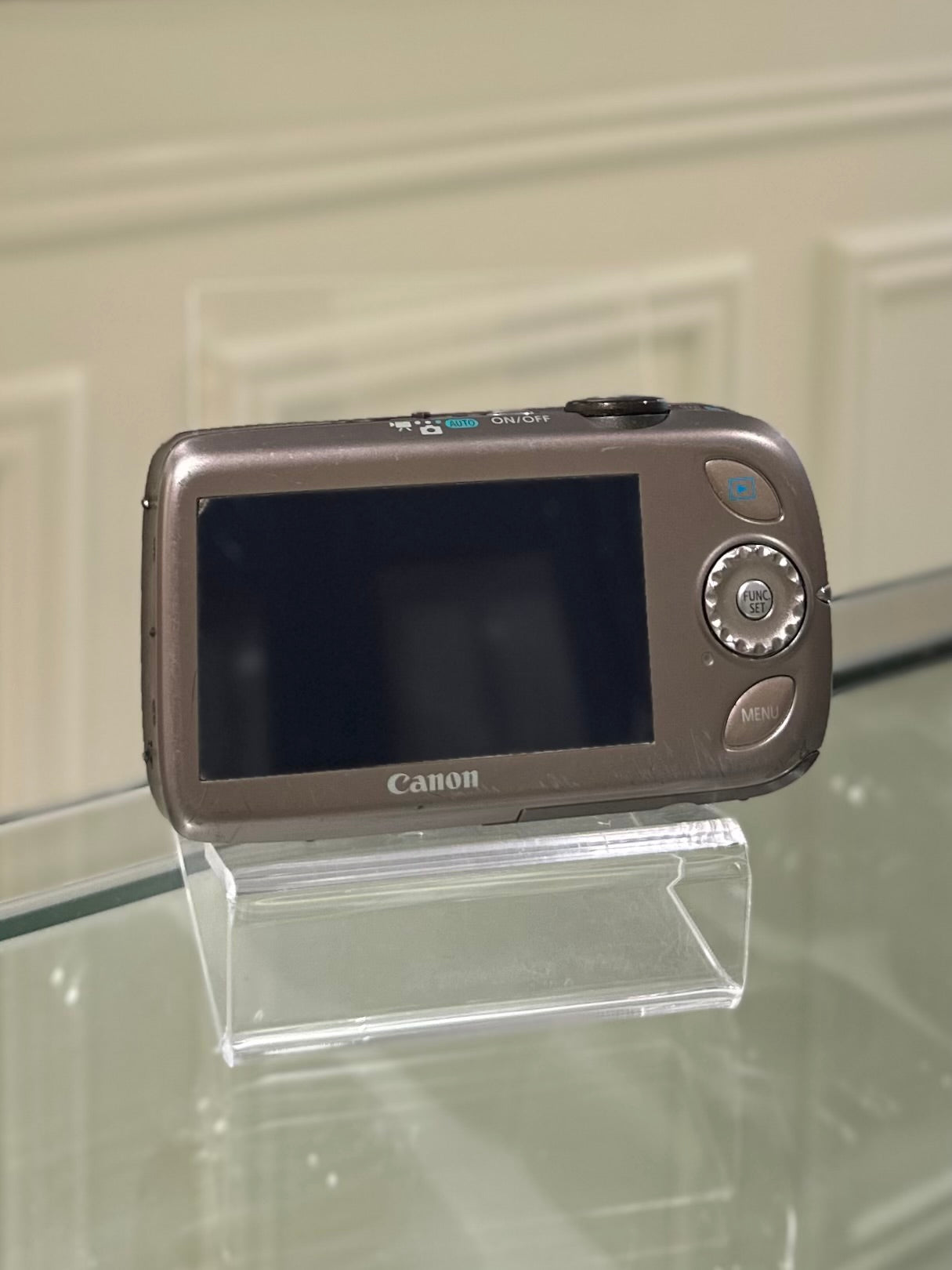 Canon IXUS 110is in pink