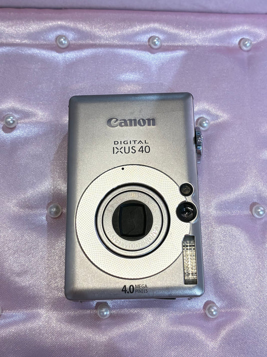 Canon IXUS 40 (excellent condition)