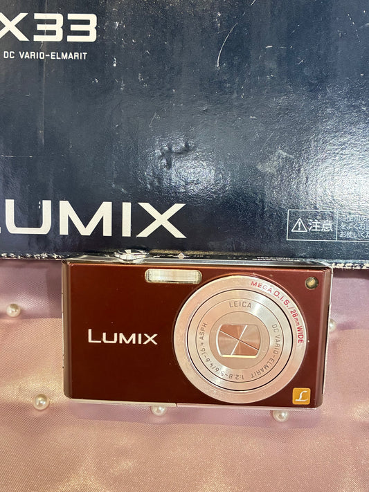Panasonic Lumix DMC-FX33-T full set
