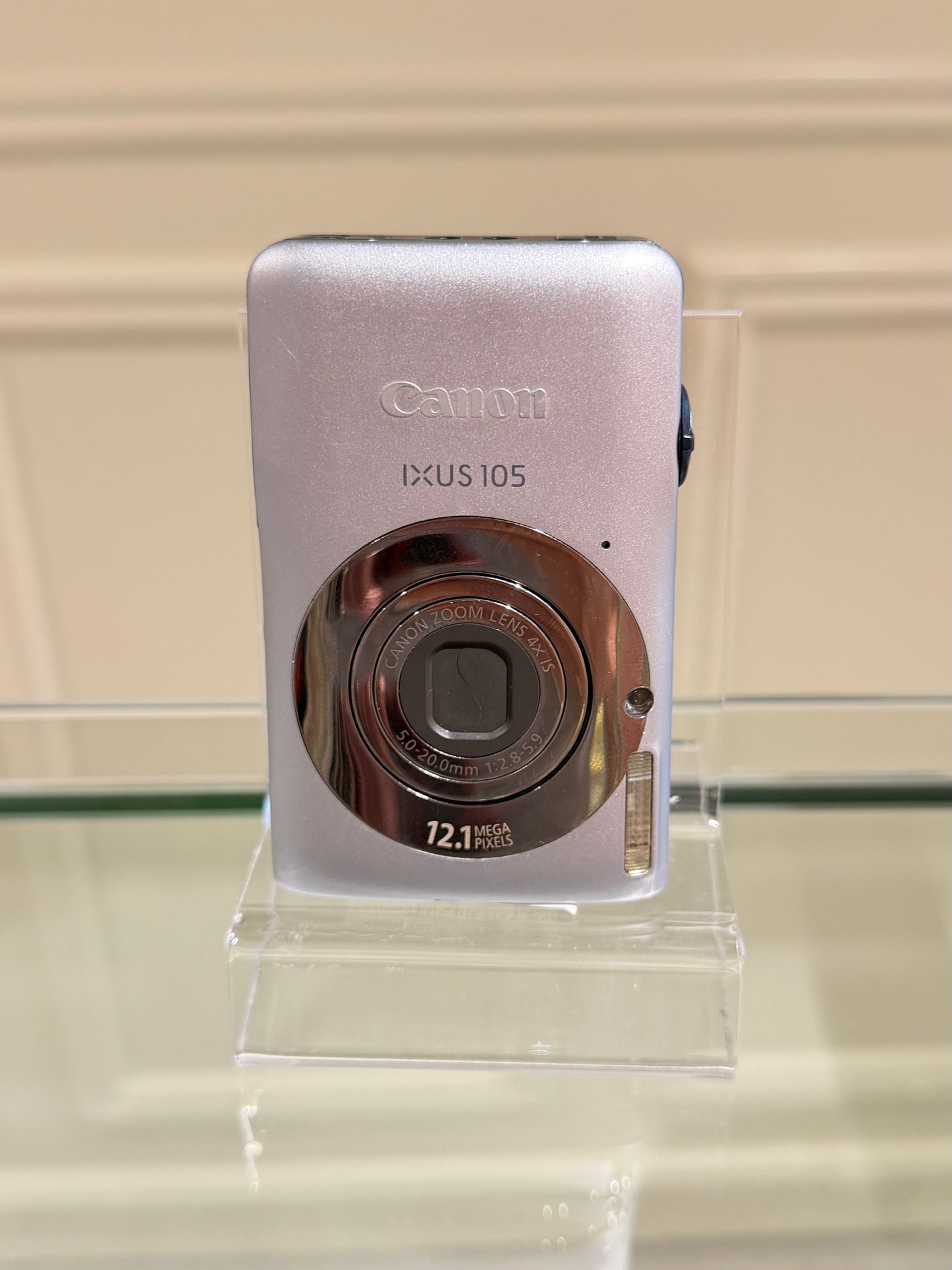 Canon IXUS 105 (IXY 200F) nearly new condition