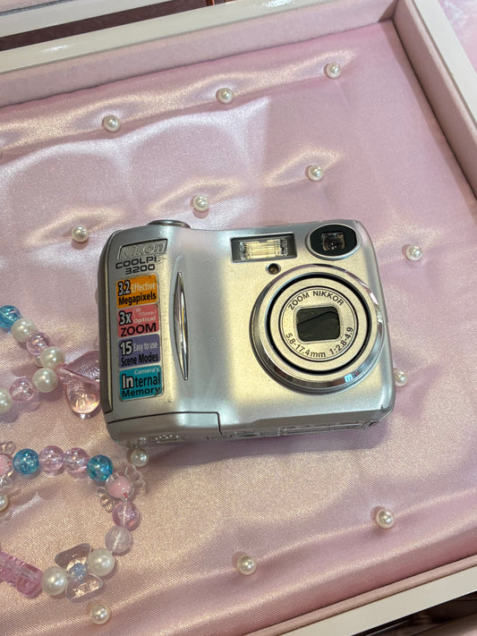 Nikon Coolpix 3200