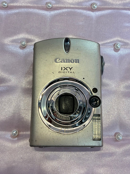 Canon IXY 700