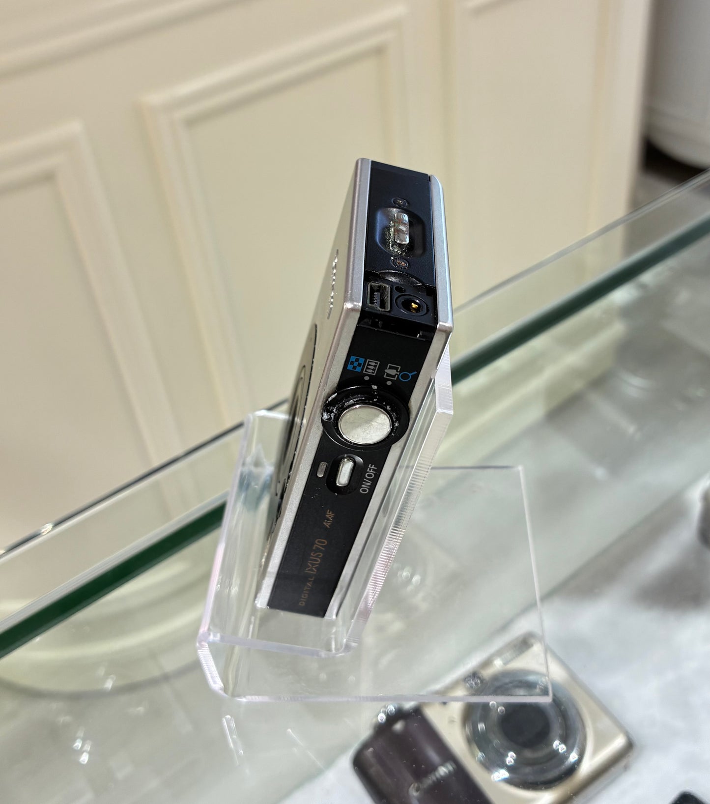 Canon IXUS 70 IS (IXY 10) Black