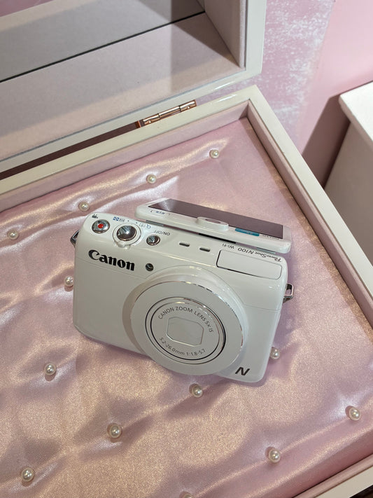 Canon Powershot N100 (very rare, only one in the market)