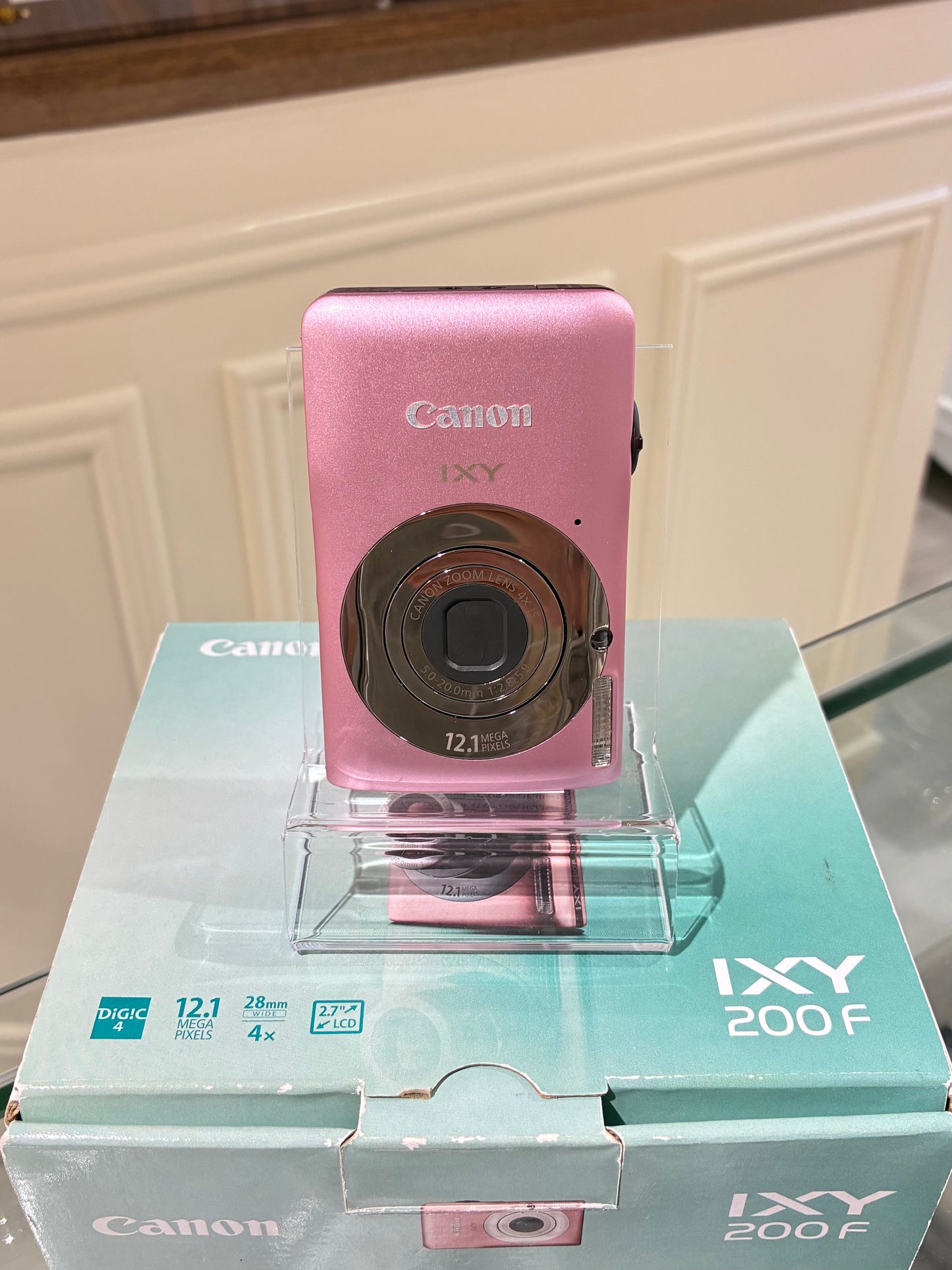 Canon IXY 200F (IXUS 105) Pink Fullset excellent condition