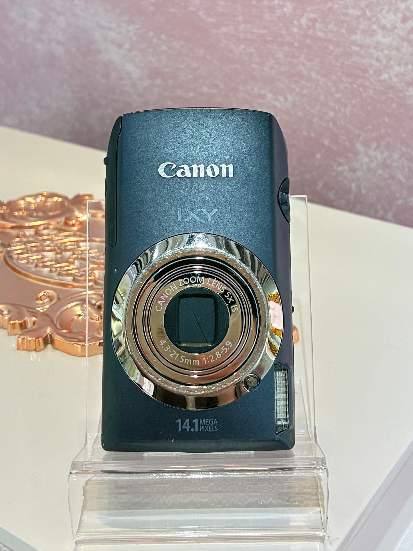 Canon IXY 10S (IXUS210) in black