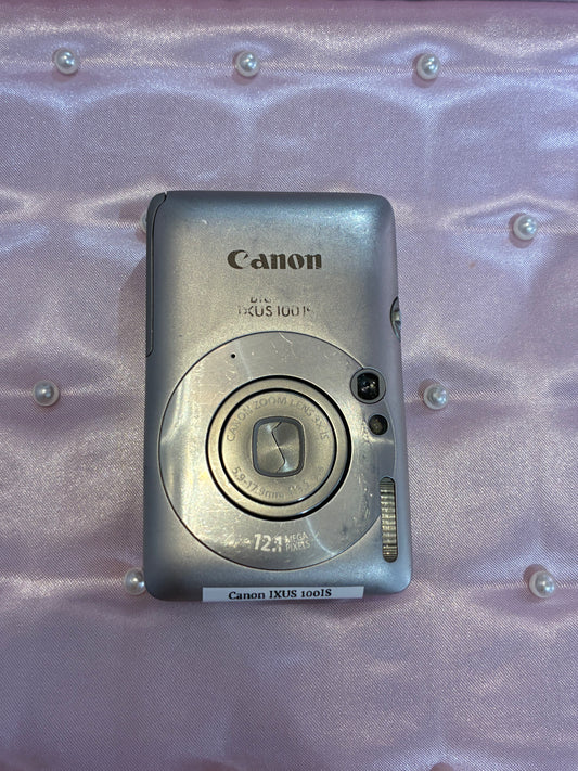Canon IXUS 100is in silver