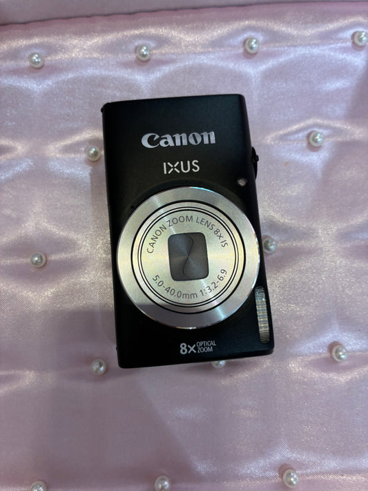 Canon IXUS 132 in black