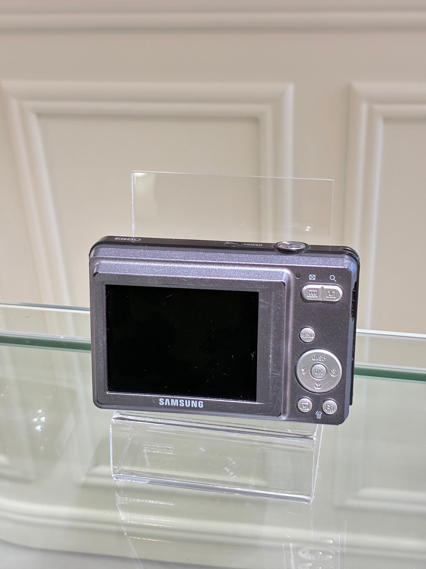 Samsung ES60 in space grey