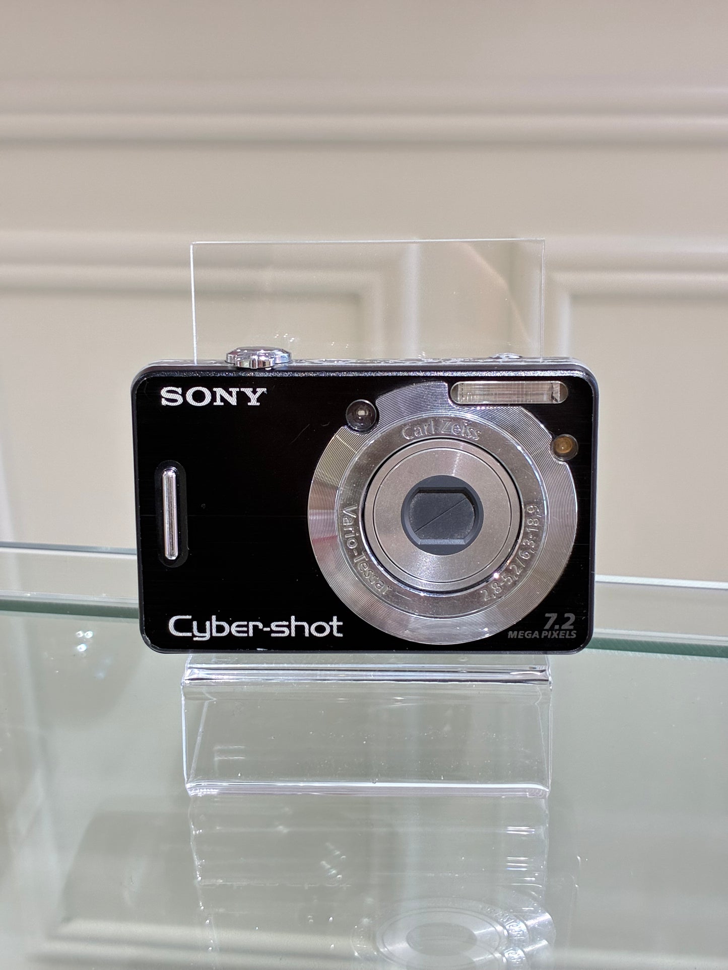 Sony Cybershot DSC W55 in black