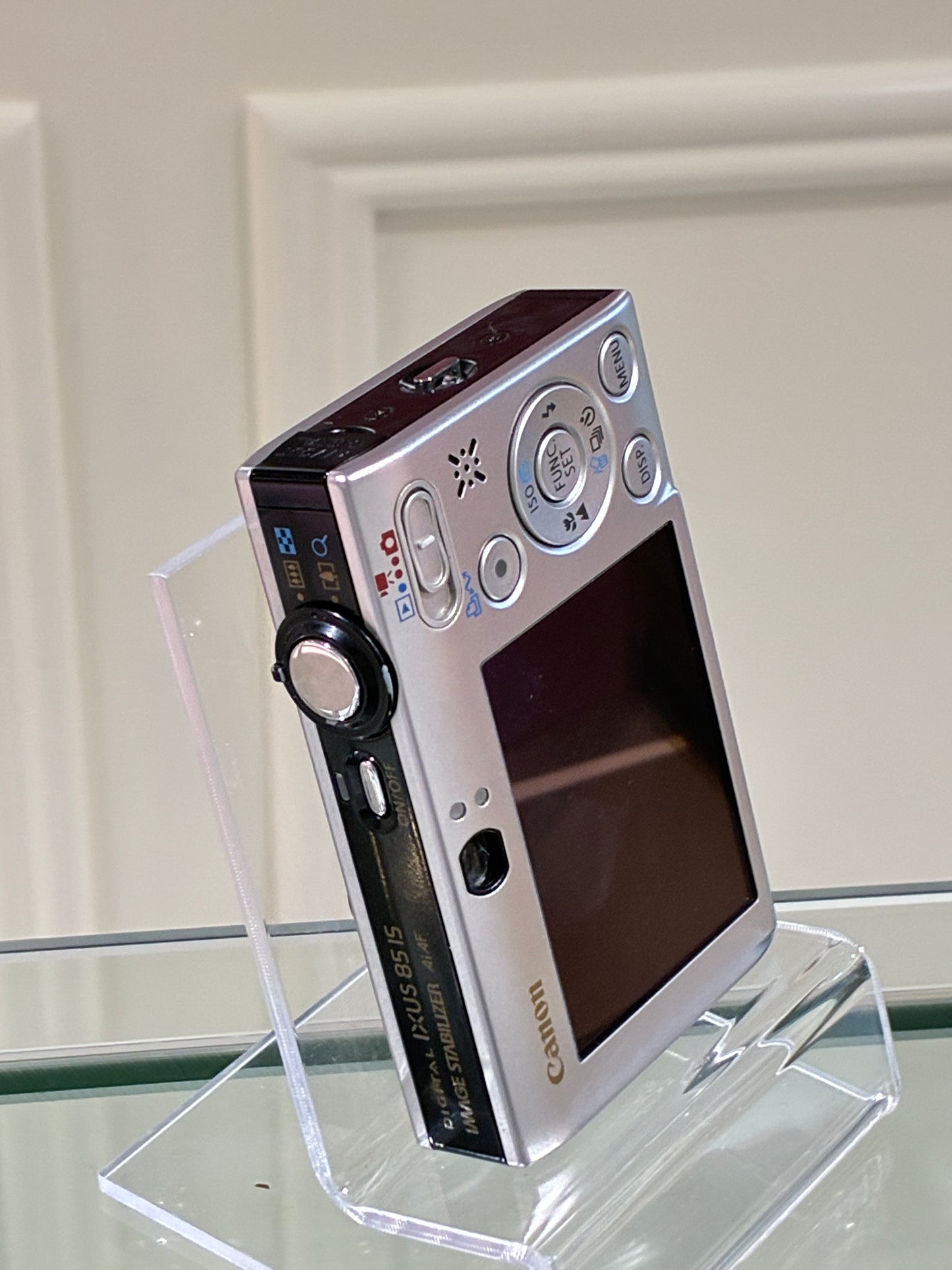 Canon IXUS 85IS (IXY 25IS) nearly new condition !